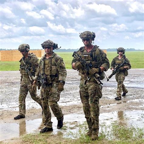 A team of U.S. Army Rangers from the 75th Ranger Regiment at CAPEX 2019 ...