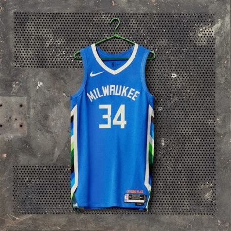 Milwaukee Bucks 22/23 City Edition Uniform: Bronzeville | NBA.com