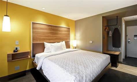 Tru by Hilton Hotel Rooms in Louisville, KY