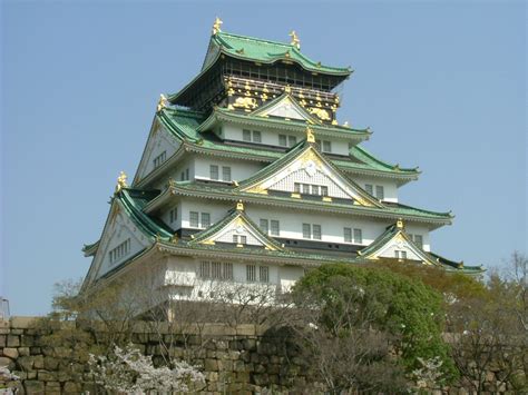 File:Osaka Castle Nishinomaru Garden April 2005.JPG - Wikipedia