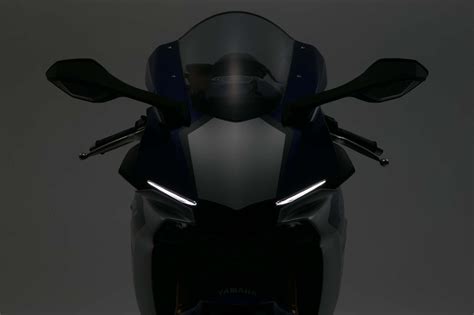 Yamaha R1 Black Wallpaper 4k - IMAGESEE