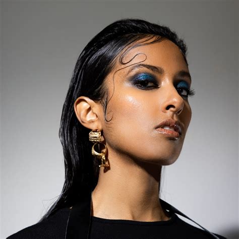 Anjulie | English | Metal Magazine