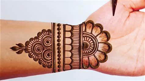 Simple Mehndi Design Images: 20 Stunning Ideas for Your Next Occasion!