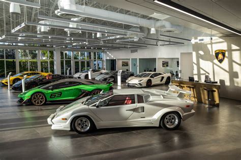 Dealers get sight of new Lamborghini showroom style | Autonoid