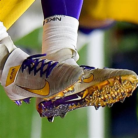 Joe Burrow's 2019 Cleats Sell in Charity Auction