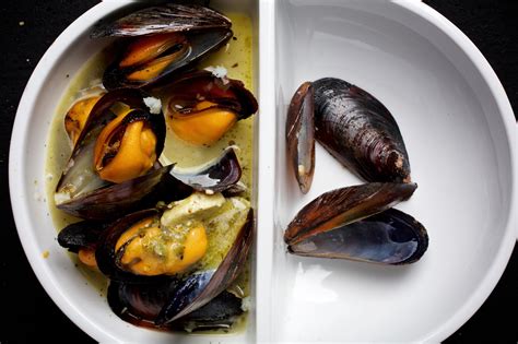 The easy way to cook oysters, mussels and clams this summer: On your ...