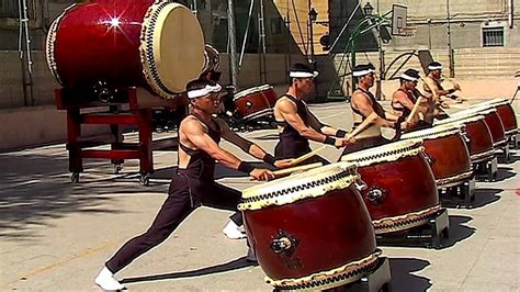 Japanese Drums by Shumei Taiko - NEW VERSION - YouTube