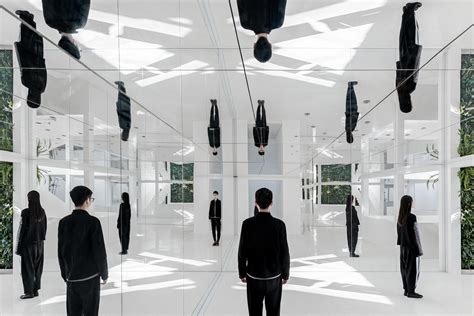 Gallery of Mirrors in Architecture: Possibilities of Reflected Space - 2