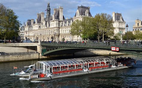 Bateaux Parisiens: Seine River Cruise | Best Prices | Headout