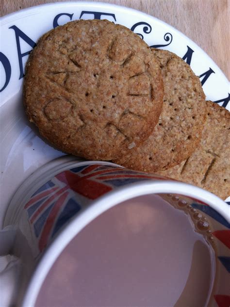 Homemade Wholemeal Digestive Biscuits - thelittleloaf