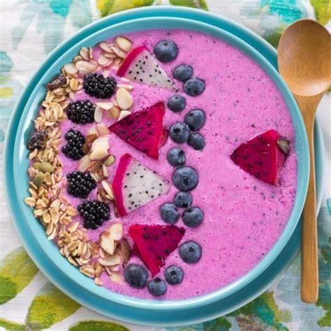 Dragon Fruit Smoothie Bowl - Flour On My Face