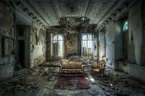 Inside creepy abandoned mansions around the world (copy) | lovemoney.com