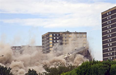 How to Demolish a Building by Implosion | iSeekplant