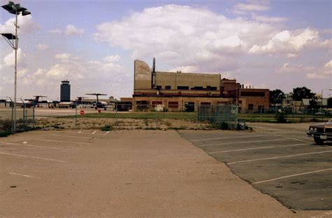 Chicago Midway Airport - Looking North from the South Terminal Parking ...