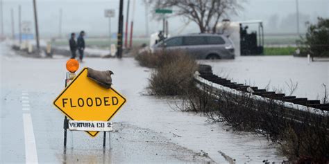 Flooding and rockslides close major roads in Ventura County