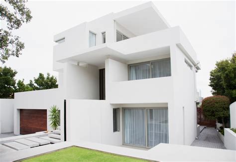 10 White Exterior Ideas for a Bright, Modern Home | House, House design ...