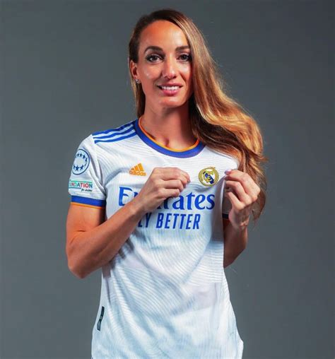 Kosovare Asllani [2024 Update]: Career & Net Worth - Players Bio