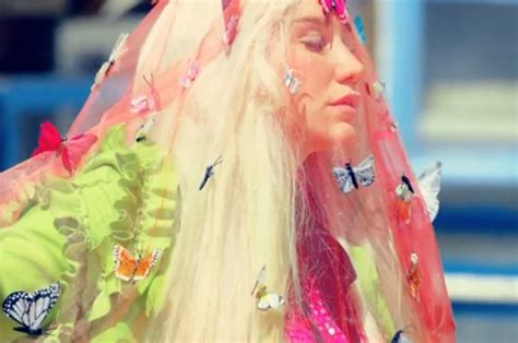 34 Stunningly Beautiful Scenes From Kesha's "Praying" Music Video