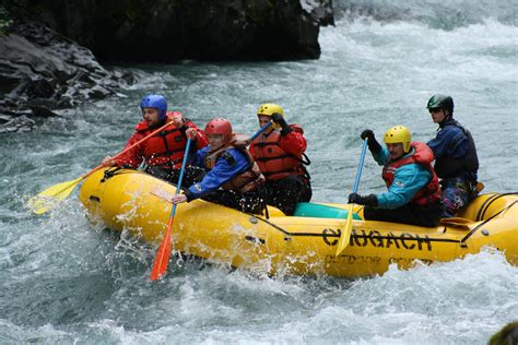 File:Whitewater rafting Alaska 2010.jpg - Wikimedia Commons