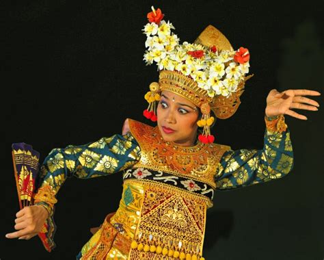 Mengenal Keunikan Tari Pendet, Tarian Pemujaan dari Bali