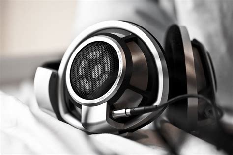 Sennheiser HD800s vs HD820 – Which is the better headphone?