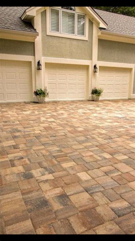 Old Chicago Brick Pavers Miami | Chicago Brick Driveway | Cricket Pavers