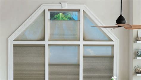 6 Best Shades for Trapezoid Windows in 2023