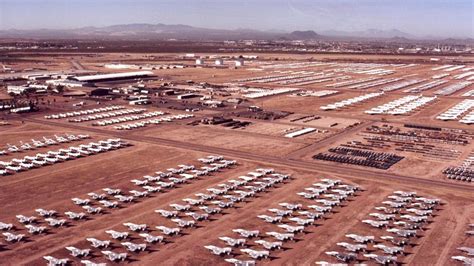 The secrets of the desert aircraft ‘boneyards’ - BBC Future