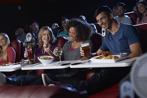 Guide to dine-in movie theaters in Chicago - TrendRadars