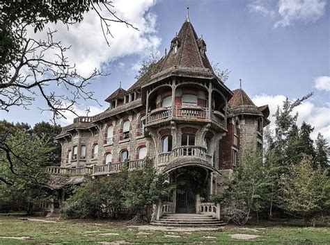 19th Century Abandoned Mansion [2050x1040] | Mansions, Abandoned ...