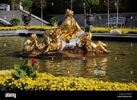 Golden fountain sculpture, Schloss Linderhof Palace, Graswangtal ...