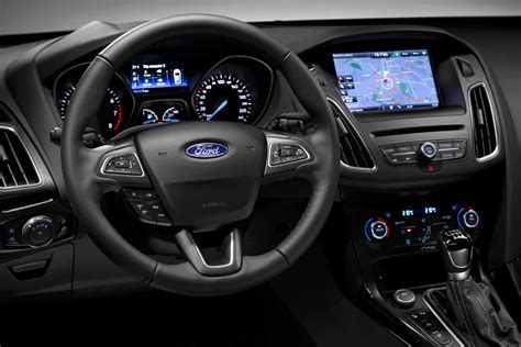 New Ford Focus Gets a Sharper Grille and "Cockpit-Like" Interior [Video ...