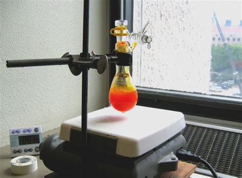 Lighting up the lab: Team harnesses light for controlled chemical reaction