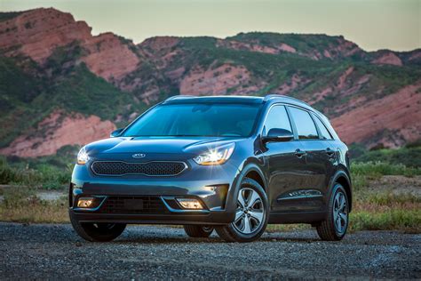 KIA MOTORS AMERICA INTRODUCES 2018 NIRO PLUG-IN HYBRID CROSSOVER AT LOS ...