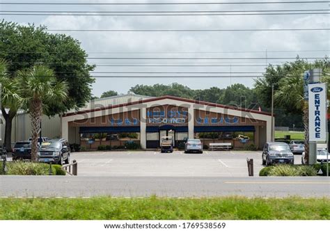 10 Lafayette Located Dealership Images, Stock Photos & Vectors ...