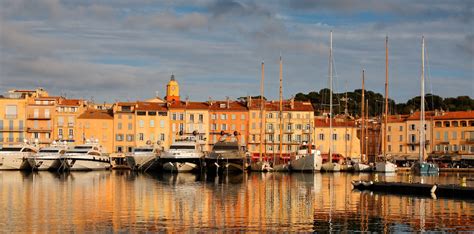 Vacances à Saint-Tropez - Voyager au Centre de la Terre