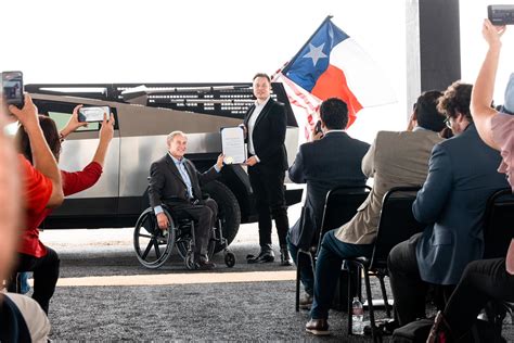 Greg Abbott Wheelchair Accident, Was He Injured? Health