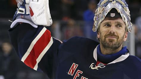 Henrik Lundqvist ties Rangers' shutouts record, nears wins mark