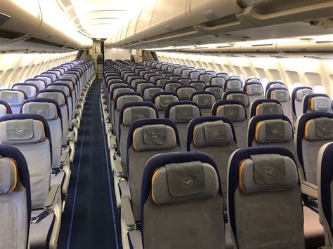 Inside Lufthansa's Airbus A340-300 - A Guided Tour - Simple Flying