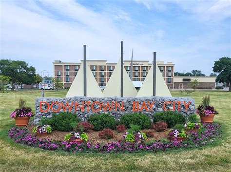 Downtown Bay City welcome sign has new look thanks to Bay Arenac ISD ...