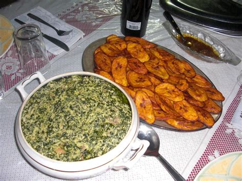 Dodo and Ndole - my all time favorite lunch; sharing it with Rosalyn ...