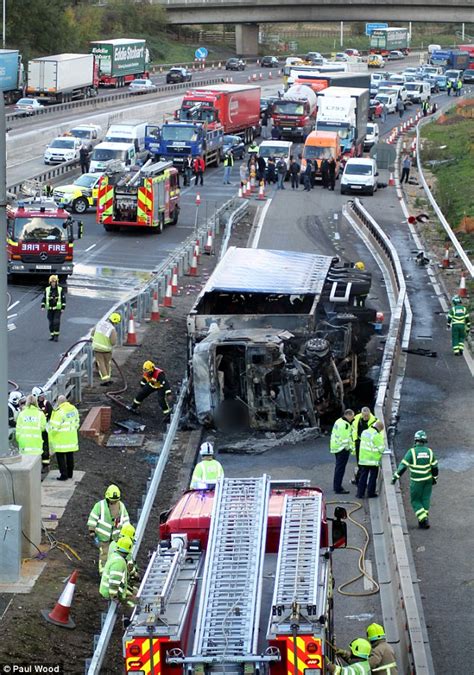 Lorry driver killed in M25 crash causing long tailbacks | Daily Mail Online