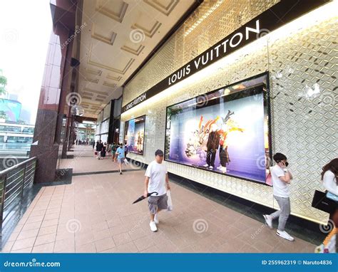 Singapore LV Store at Ngee Ann City Mall Editorial Stock Image - Image ...