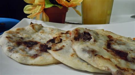 PUPUSAS DE FRIJOL CON QUESO - CociNamerica