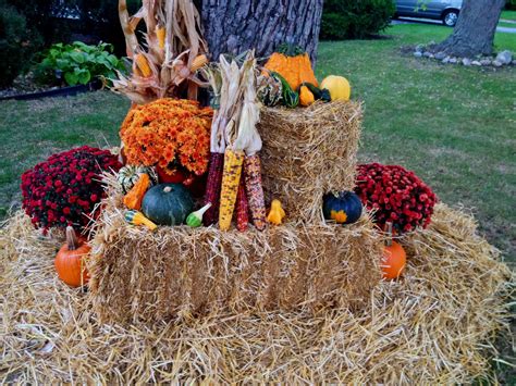 Fall decor, pumpkins, mums, cornstalks, gourds, hay | Fall outdoor ...