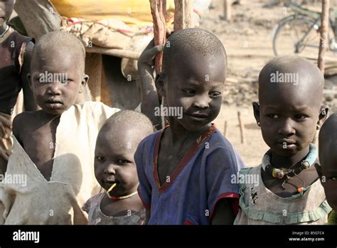 Dinka Tribe Stock Photos & Dinka Tribe Stock Images - Alamy