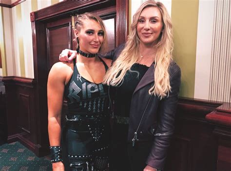 Oficial: Rhea Ripley vs Charlotte Flair en WrestleMania 36