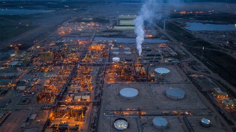 Oil Sands Boom Dries Up in Alberta, Taking Thousands of Jobs With It ...