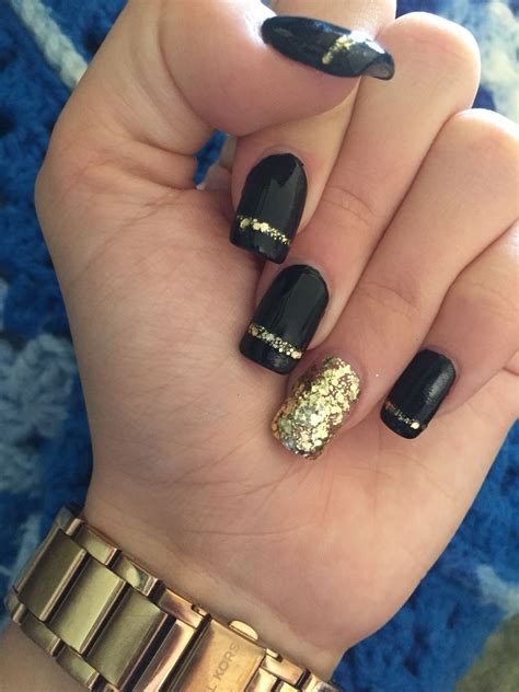 35 Elegant Gold Nail Design Ideas Just for You | Gold gel nails, Black ...