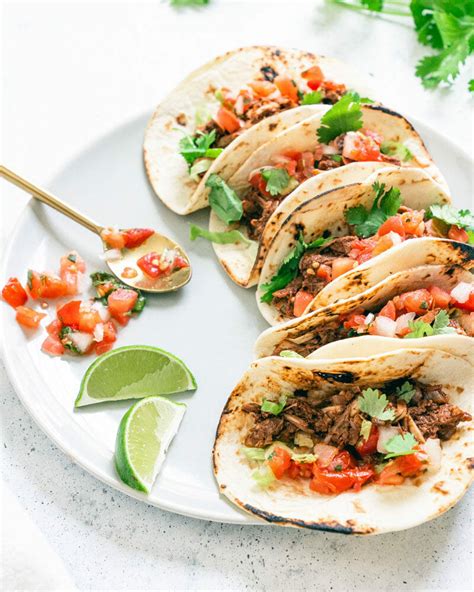 Best Jackfruit Tacos (Vegan Carnitas!) – A Couple Cooks